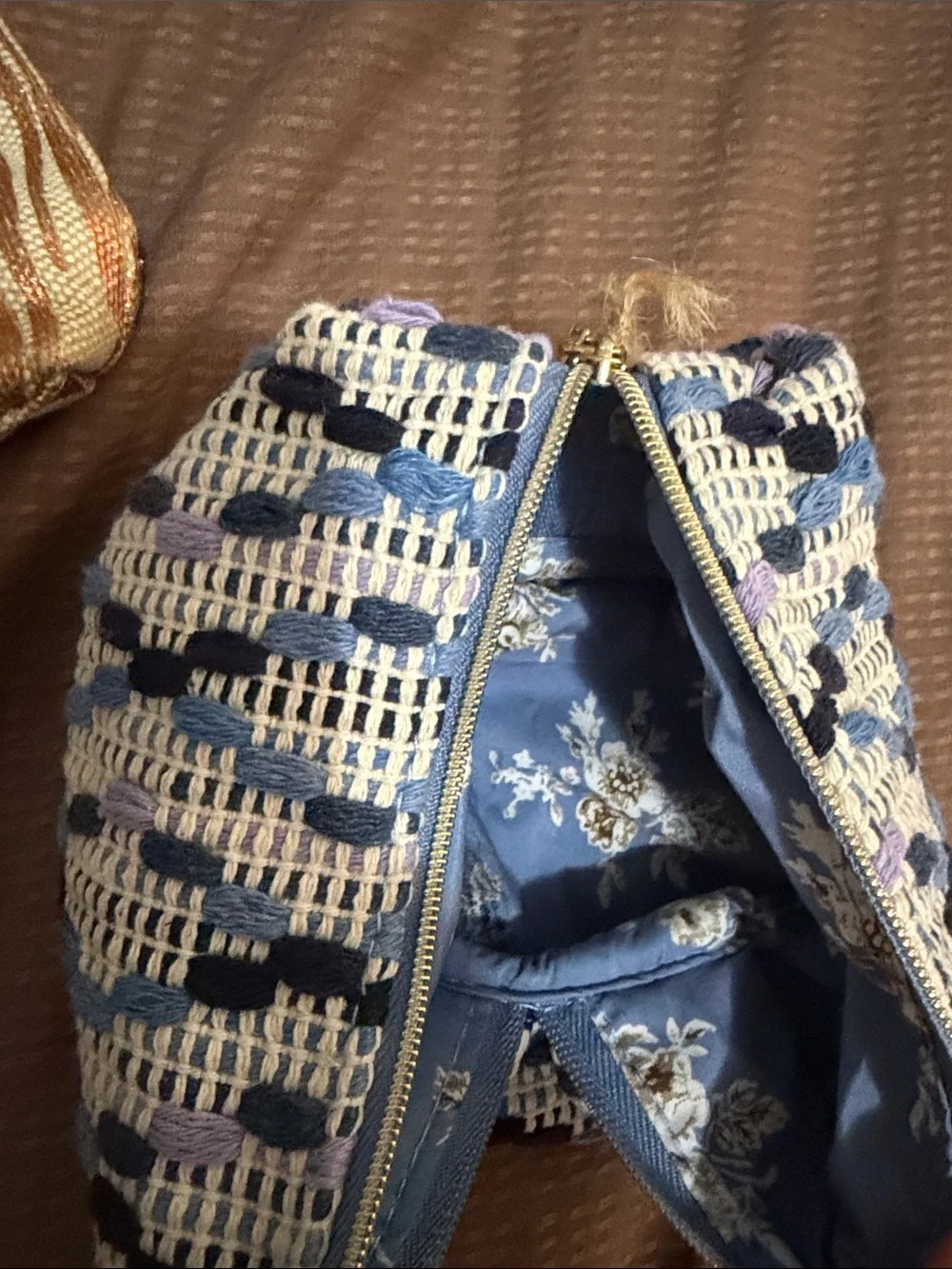 7 Sisley cosmetic bags